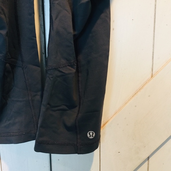 Sale! Lululemon crops - Picture 6 of 7
